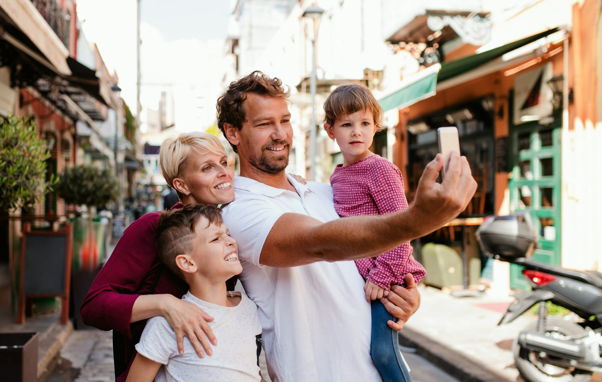 30 Share-Worthy Augmented Reality (AR) Ideas for Hotels & Resorts